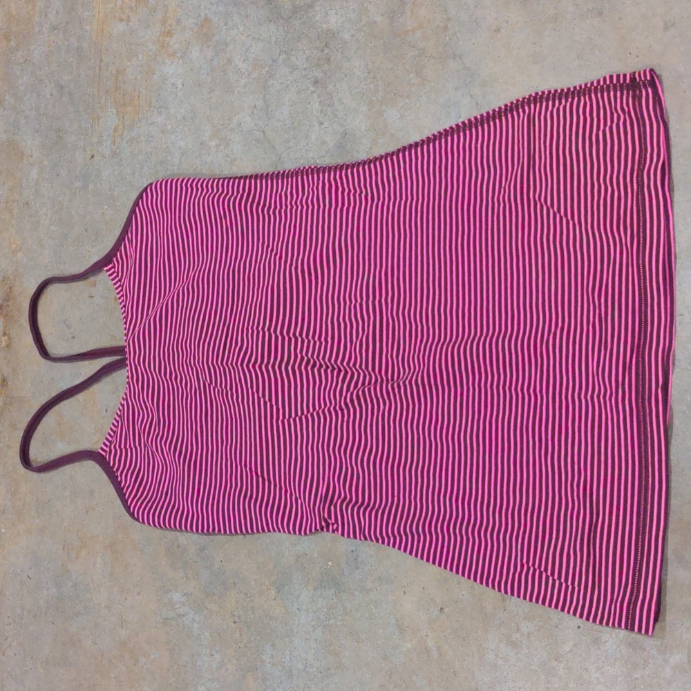 Lululemon tank with built in bra